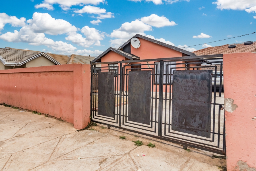 2 Bedroom Property for Sale in Protea Glen Gauteng