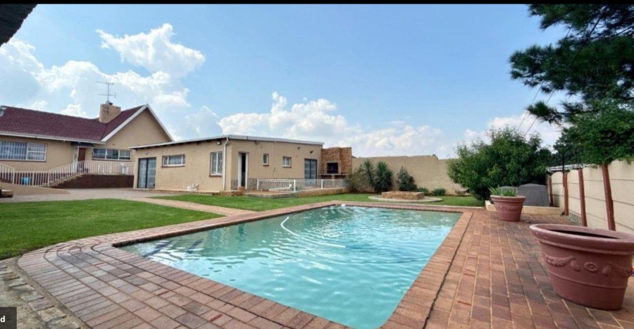 4 Bedroom Property for Sale in Risana Gauteng