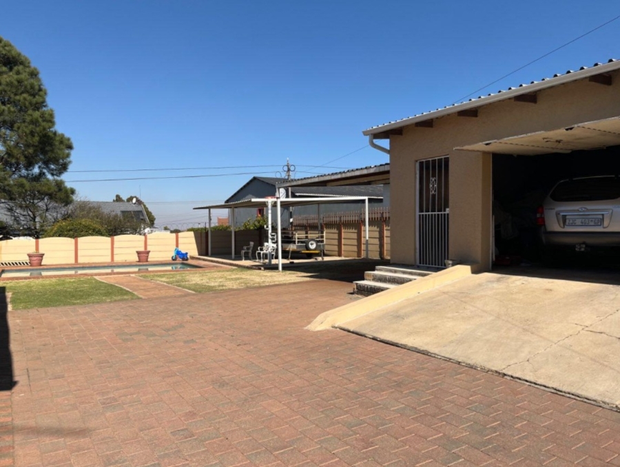 4 Bedroom Property for Sale in Risana Gauteng