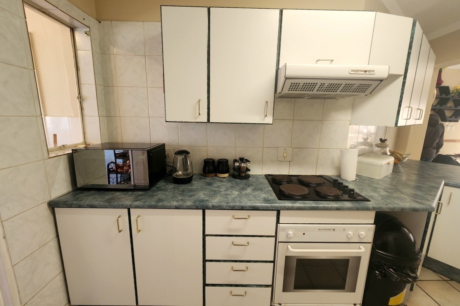 To Let 3 Bedroom Property for Rent in Die Hoewes Gauteng