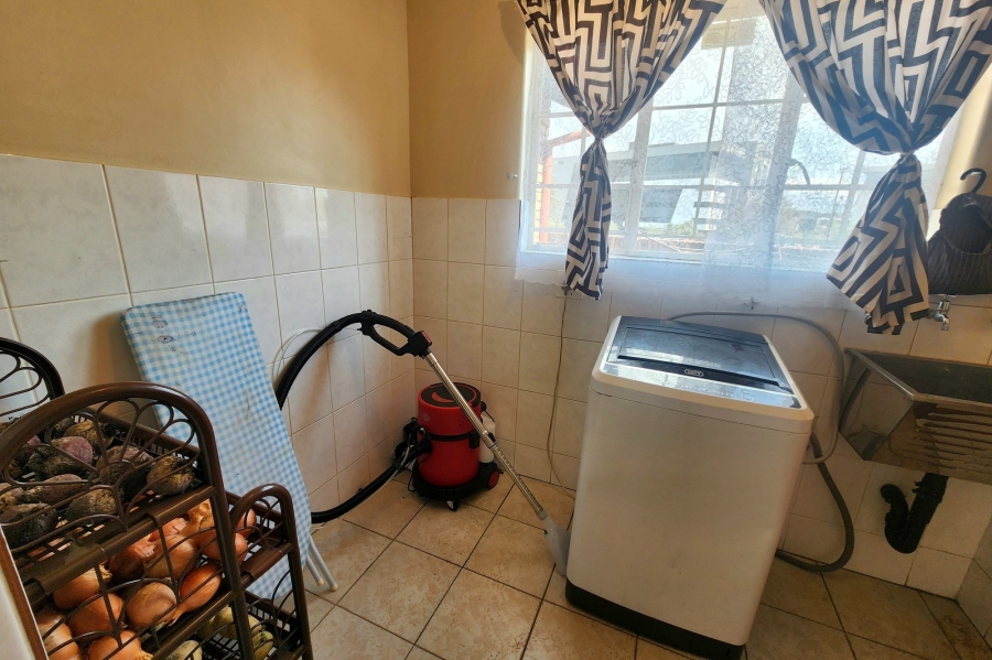 To Let 3 Bedroom Property for Rent in Die Hoewes Gauteng