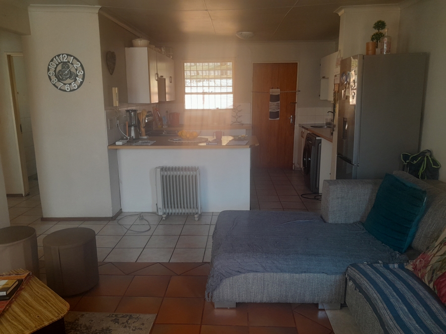 To Let 2 Bedroom Property for Rent in Alan Manor Gauteng