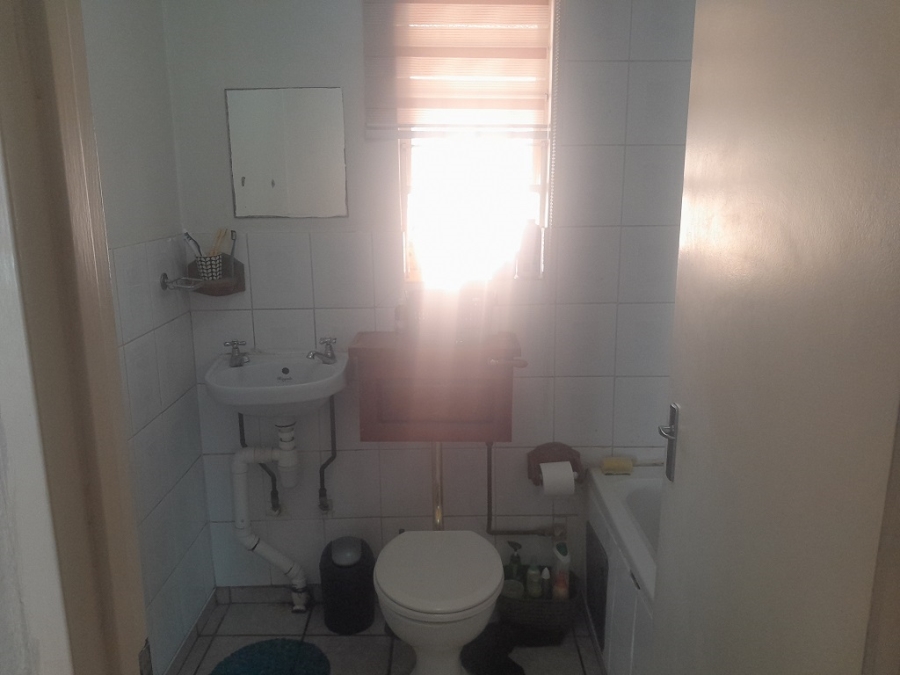 To Let 2 Bedroom Property for Rent in Alan Manor Gauteng