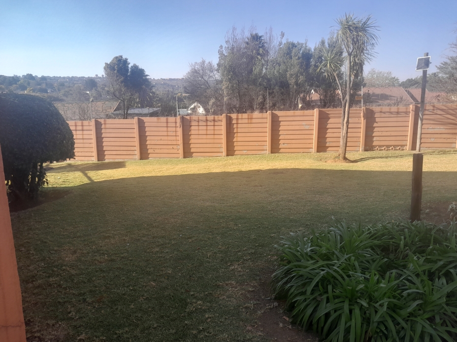 To Let 2 Bedroom Property for Rent in Alan Manor Gauteng