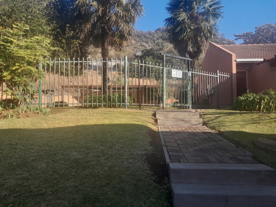 To Let 2 Bedroom Property for Rent in Alan Manor Gauteng