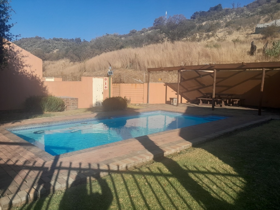 To Let 2 Bedroom Property for Rent in Alan Manor Gauteng