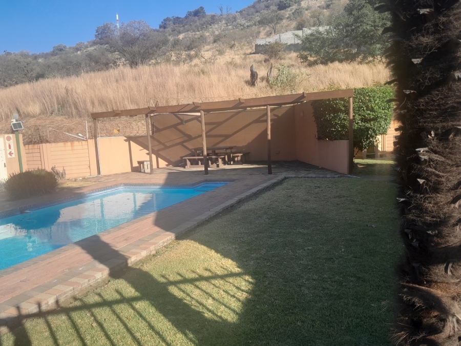 To Let 2 Bedroom Property for Rent in Alan Manor Gauteng