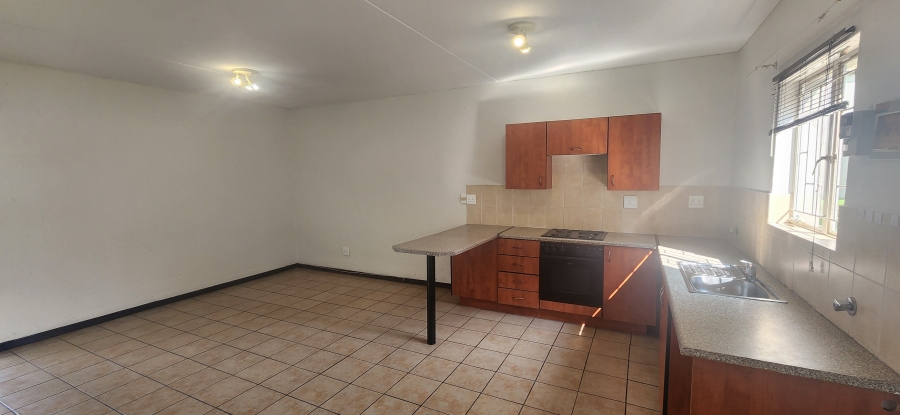 To Let 2 Bedroom Property for Rent in Greenstone Hill Gauteng