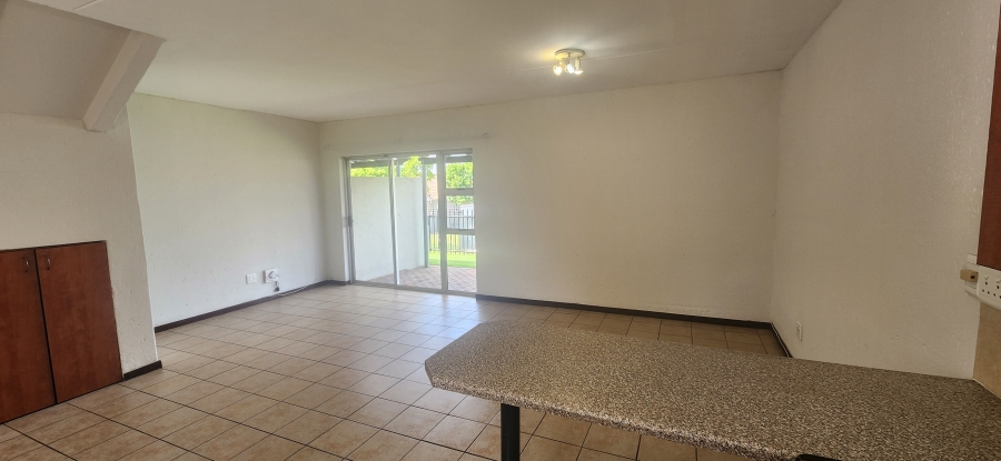 To Let 2 Bedroom Property for Rent in Greenstone Hill Gauteng