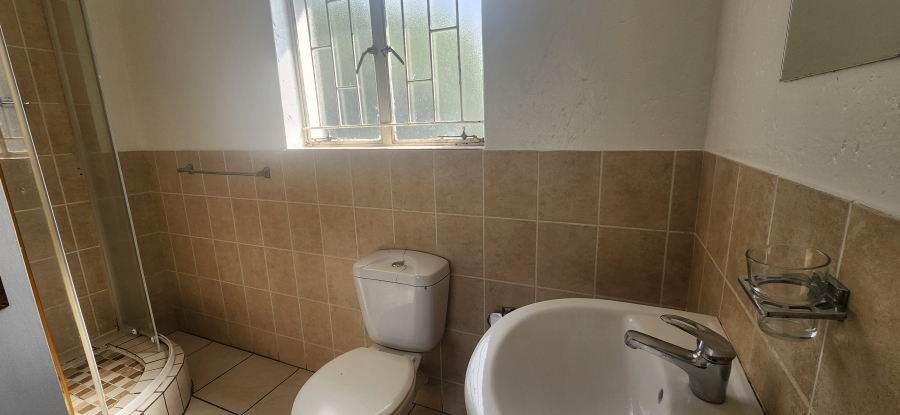To Let 2 Bedroom Property for Rent in Greenstone Hill Gauteng