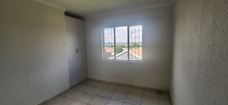To Let 2 Bedroom Property for Rent in Greenstone Hill Gauteng