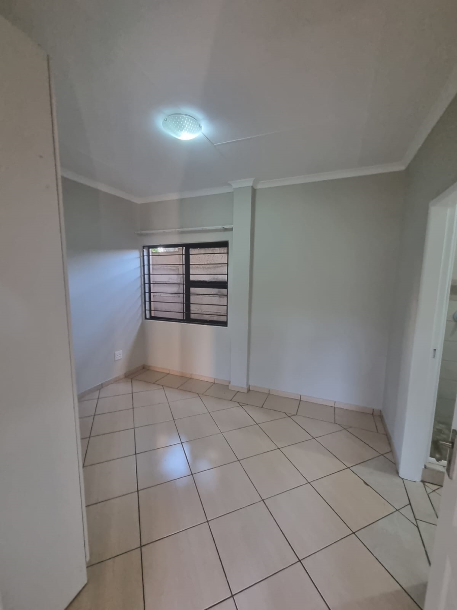 To Let 1 Bedroom Property for Rent in Linden Gauteng