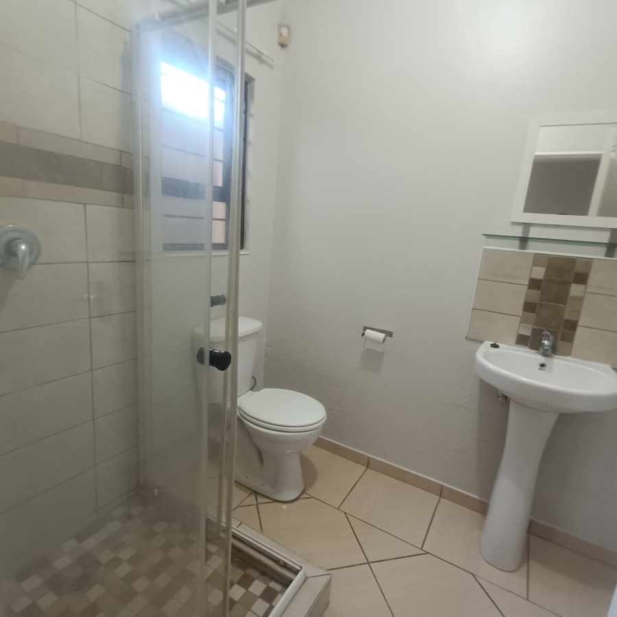 To Let 1 Bedroom Property for Rent in Linden Gauteng