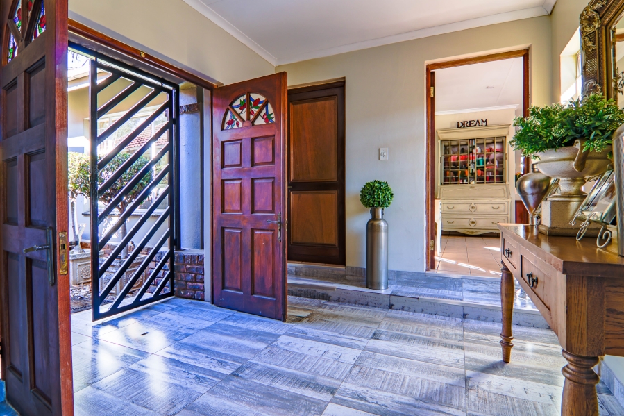 4 Bedroom Property for Sale in Wierda Park Gauteng
