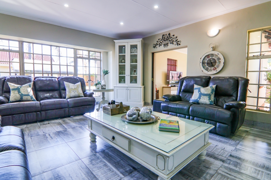 4 Bedroom Property for Sale in Wierda Park Gauteng