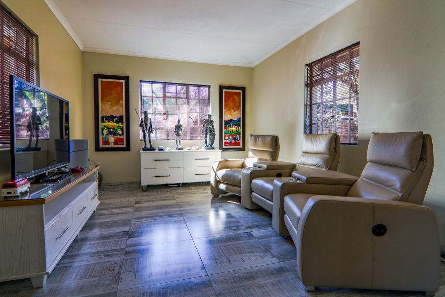 4 Bedroom Property for Sale in Wierda Park Gauteng