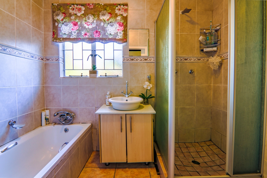 4 Bedroom Property for Sale in Wierda Park Gauteng