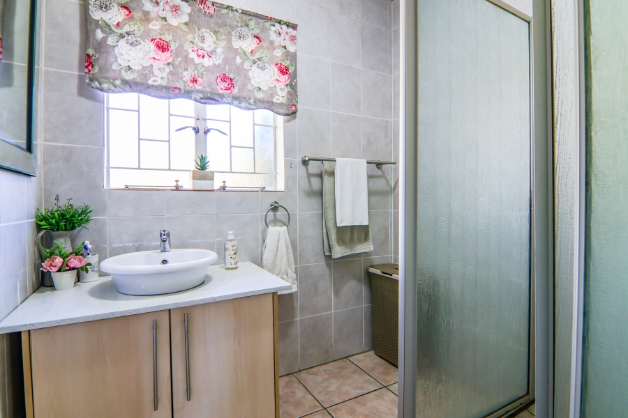 4 Bedroom Property for Sale in Wierda Park Gauteng
