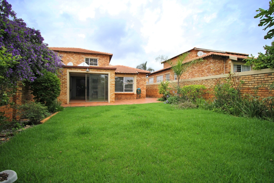 3 Bedroom Property for Sale in Weltevreden Park Gauteng
