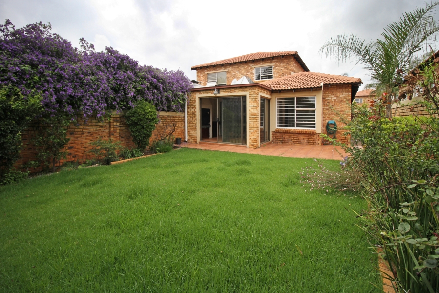 3 Bedroom Property for Sale in Weltevreden Park Gauteng