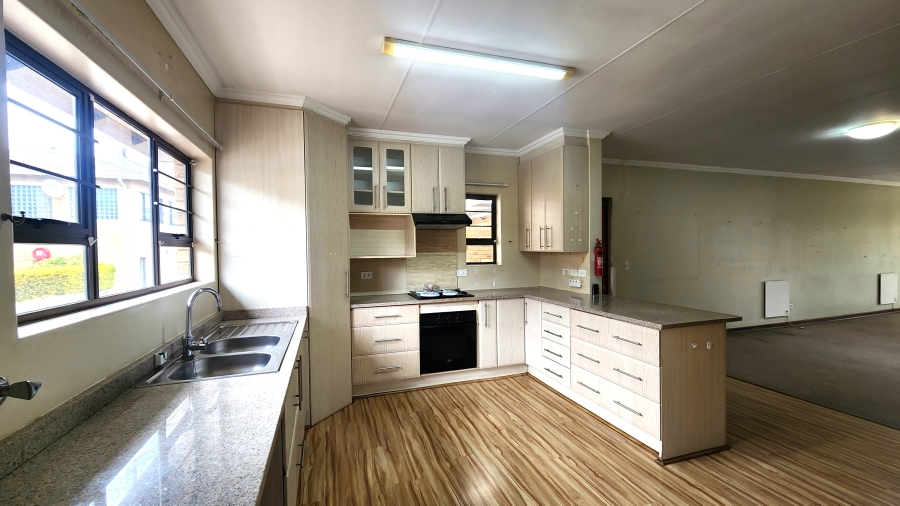 2 Bedroom Property for Sale in Garsfontein Gauteng