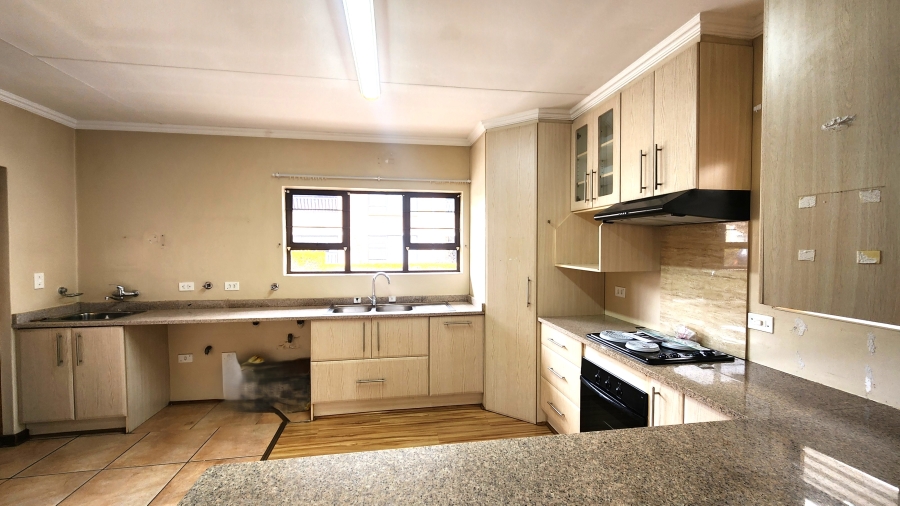 2 Bedroom Property for Sale in Garsfontein Gauteng