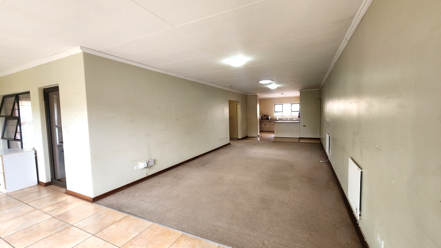 2 Bedroom Property for Sale in Garsfontein Gauteng