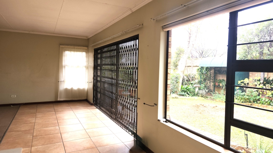 2 Bedroom Property for Sale in Garsfontein Gauteng