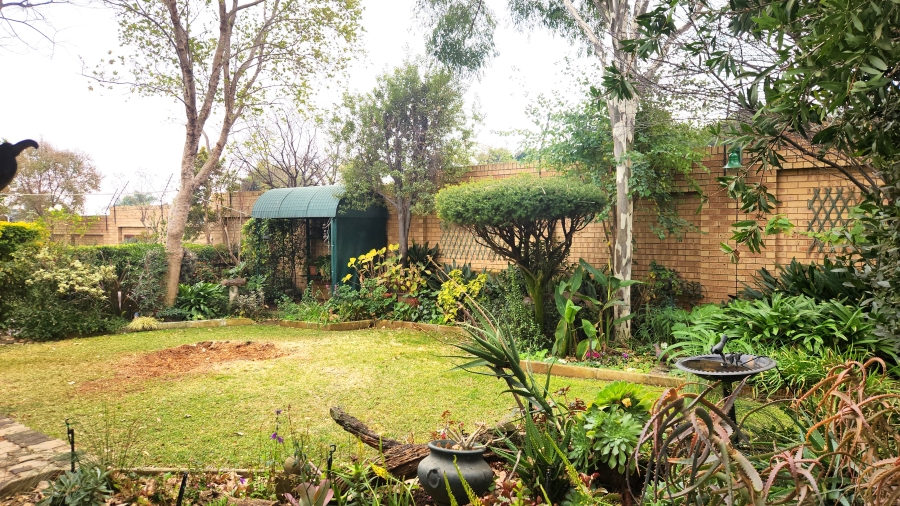 2 Bedroom Property for Sale in Garsfontein Gauteng