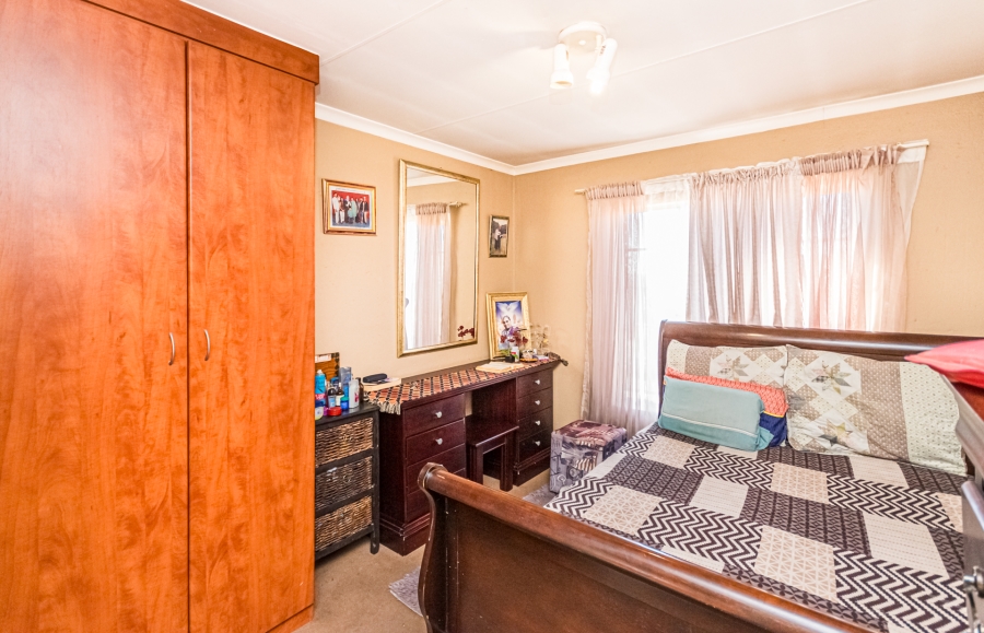 2 Bedroom Property for Sale in Heuweloord Gauteng