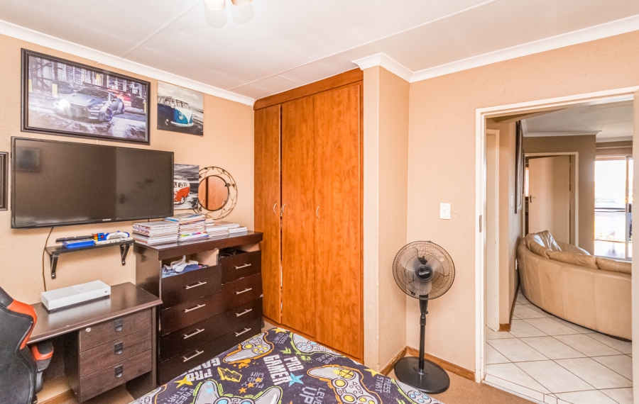 2 Bedroom Property for Sale in Heuweloord Gauteng