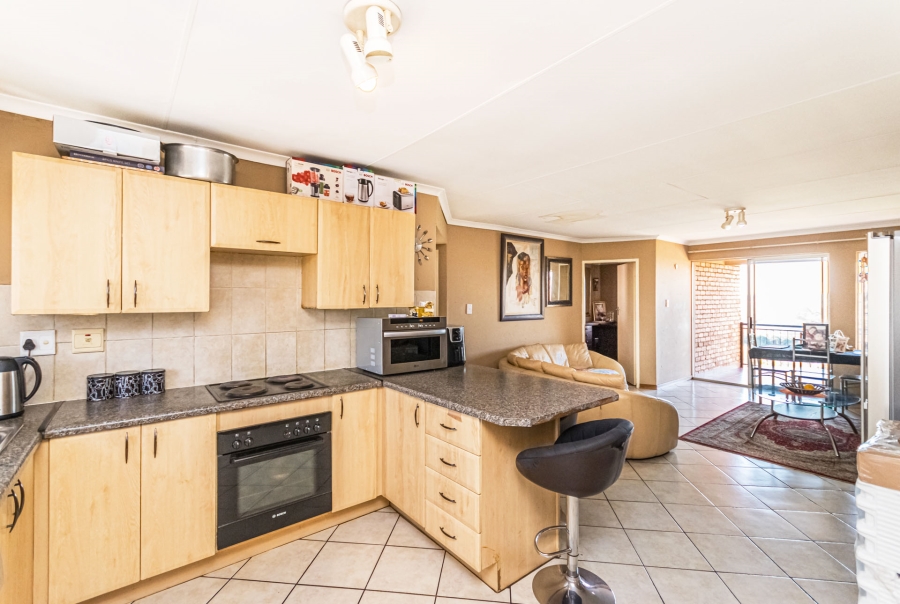 2 Bedroom Property for Sale in Heuweloord Gauteng