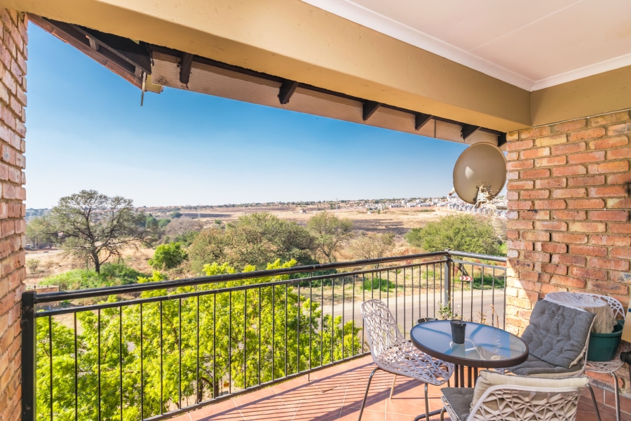 2 Bedroom Property for Sale in Heuweloord Gauteng