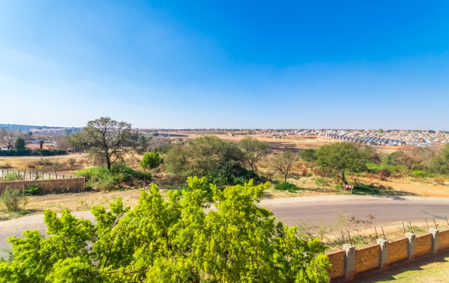 2 Bedroom Property for Sale in Heuweloord Gauteng