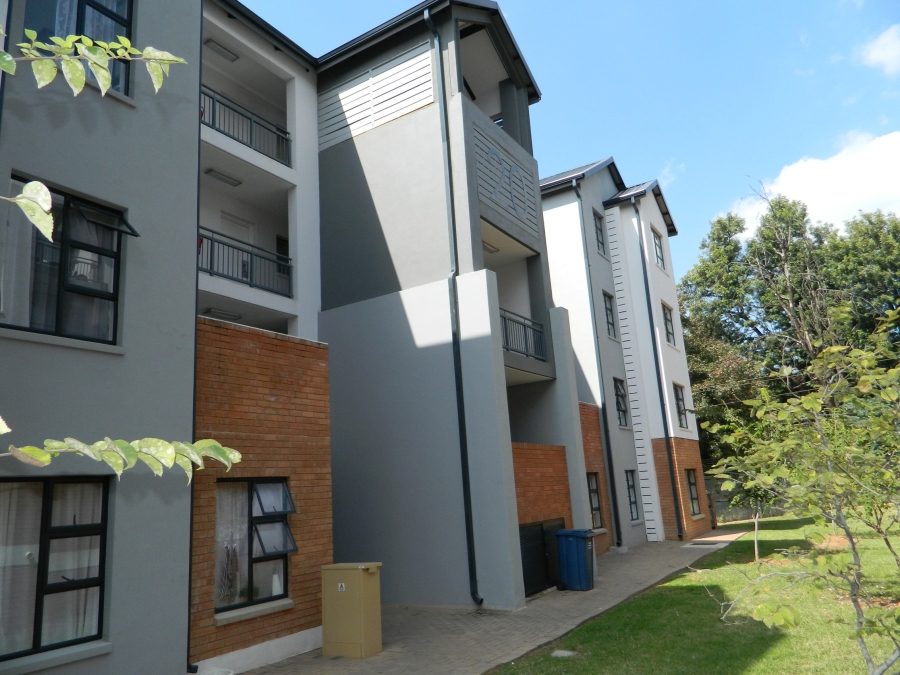 To Let 1 Bedroom Property for Rent in Lombardy Estate Gauteng