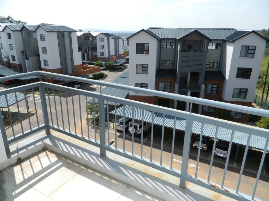 To Let 1 Bedroom Property for Rent in Lombardy Estate Gauteng