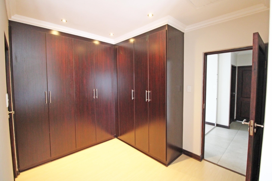 To Let 3 Bedroom Property for Rent in Bryanston Gauteng