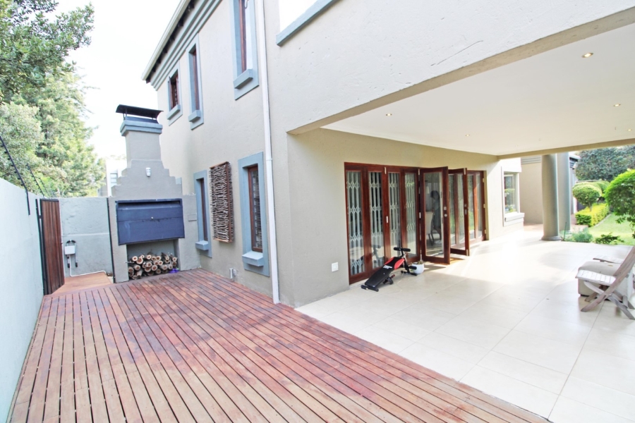To Let 3 Bedroom Property for Rent in Bryanston Gauteng