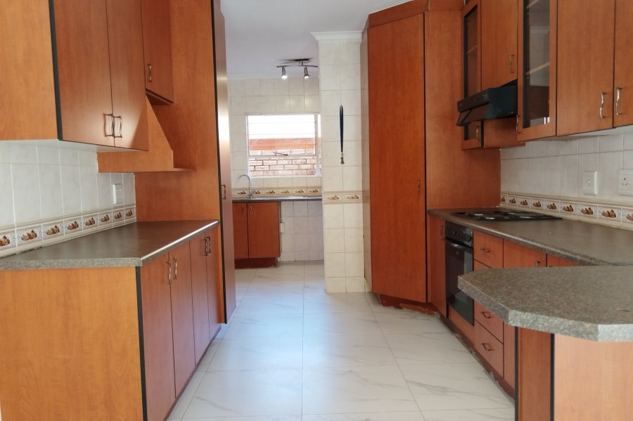 To Let 3 Bedroom Property for Rent in Bartlett Gauteng
