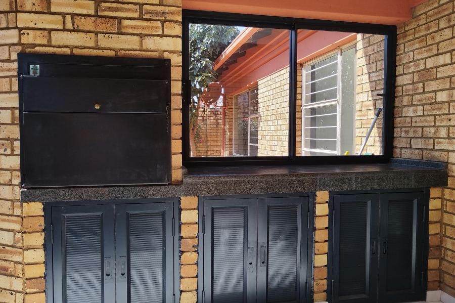 To Let 3 Bedroom Property for Rent in Bartlett Gauteng