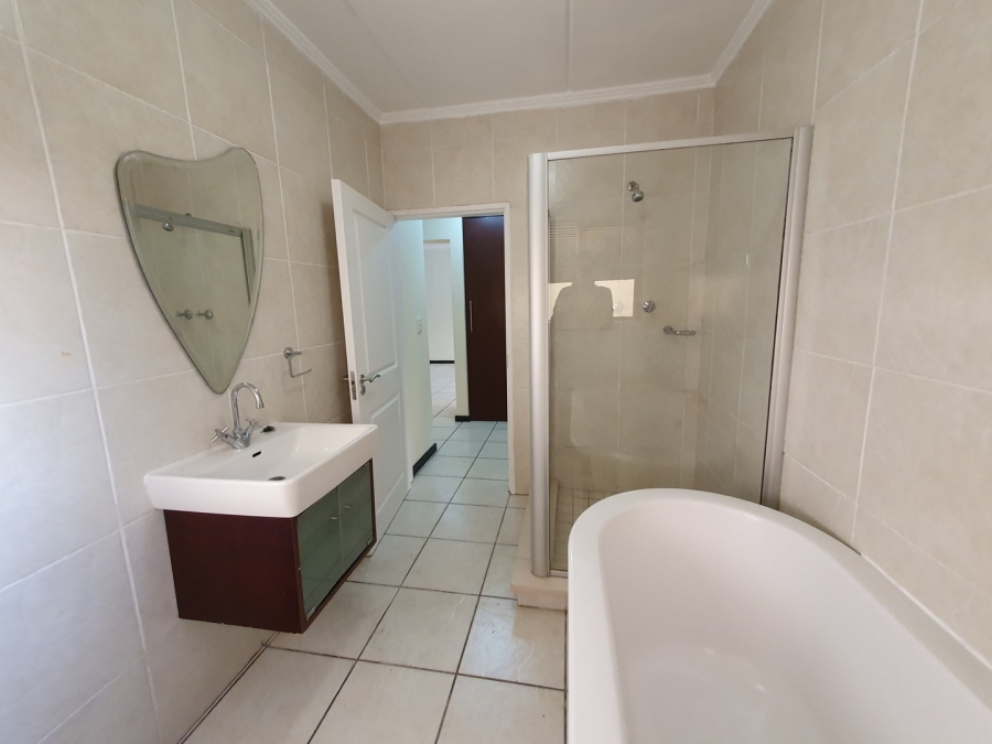 To Let 3 Bedroom Property for Rent in Sunninghill Gauteng