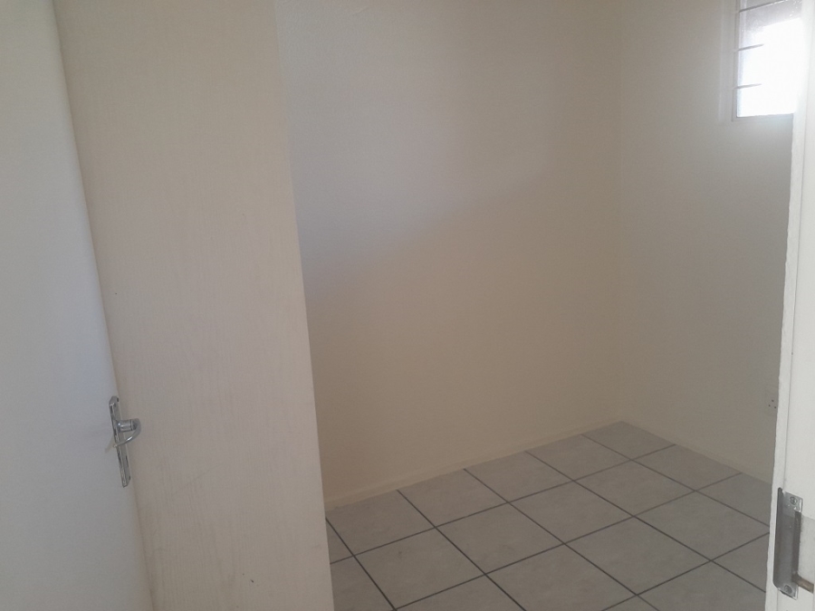 To Let 2 Bedroom Property for Rent in Florentia Gauteng