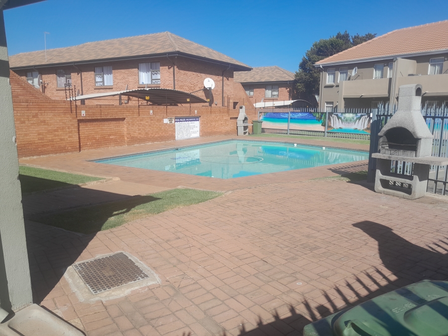 To Let 2 Bedroom Property for Rent in Florentia Gauteng