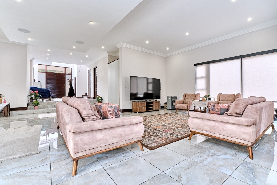To Let 5 Bedroom Property for Rent in Waterfall Country Estate Gauteng
