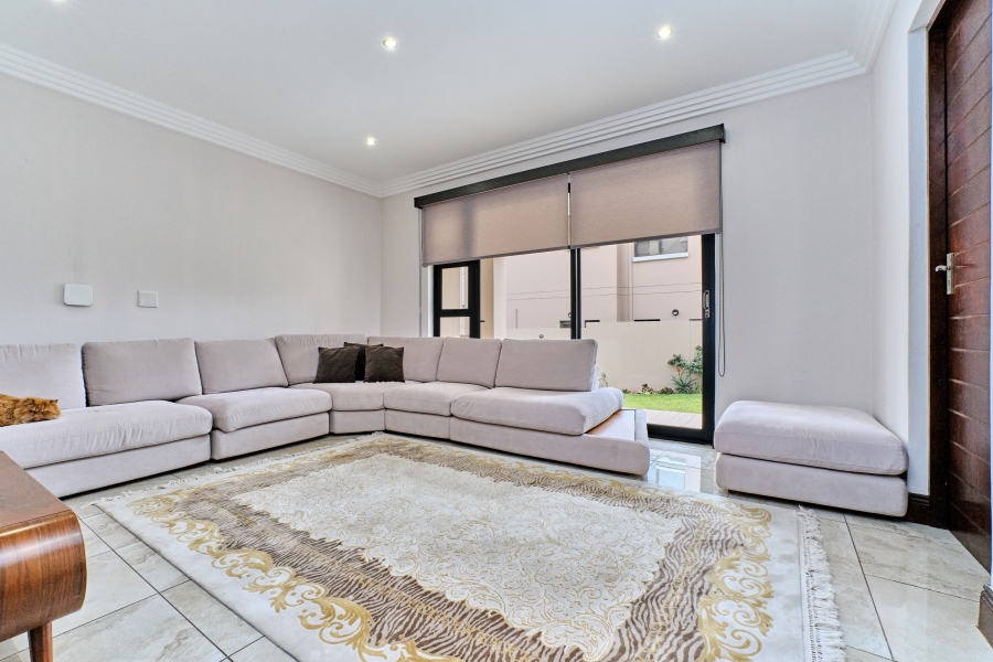 To Let 5 Bedroom Property for Rent in Waterfall Country Estate Gauteng