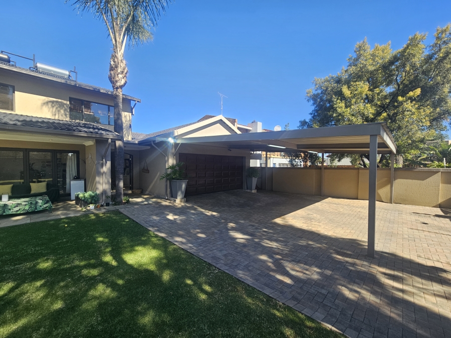 5 Bedroom Property for Sale in Dowerglen Ext 3 Gauteng