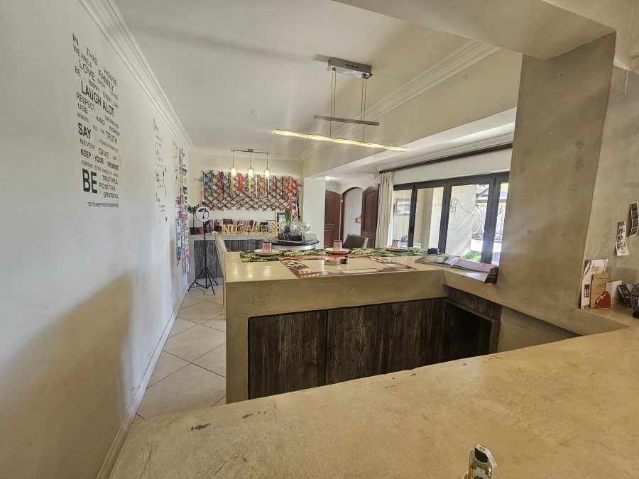 5 Bedroom Property for Sale in Dowerglen Ext 3 Gauteng