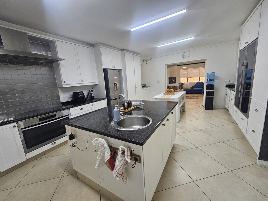 5 Bedroom Property for Sale in Dowerglen Ext 3 Gauteng