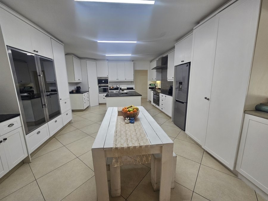 5 Bedroom Property for Sale in Dowerglen Ext 3 Gauteng