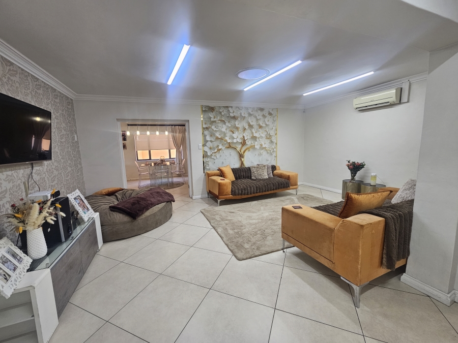 5 Bedroom Property for Sale in Dowerglen Ext 3 Gauteng